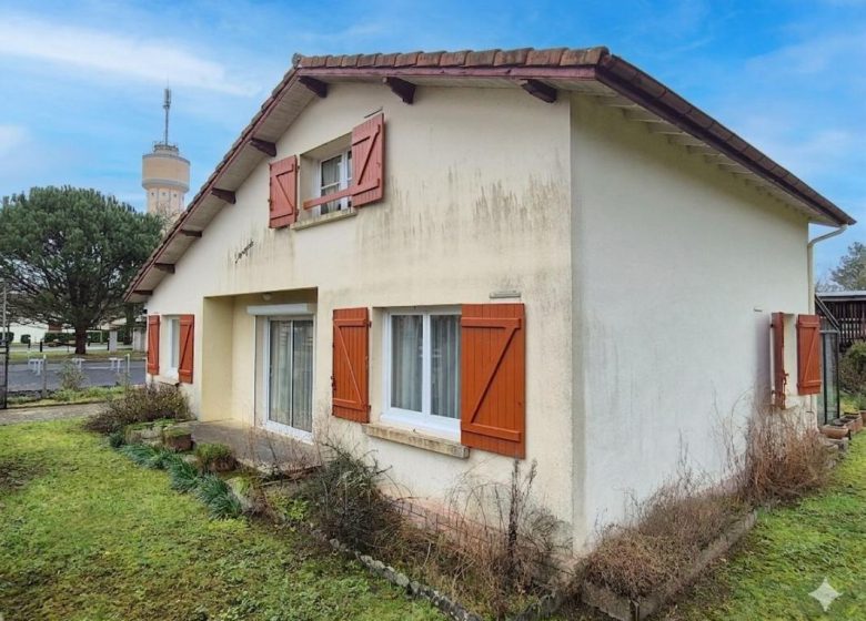 52970057  – Maison – 5 pièces à SABRES