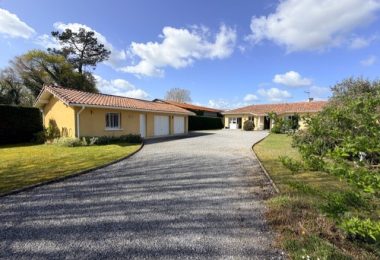 52969380  – Maison – 8 pièces à ST YAGUEN