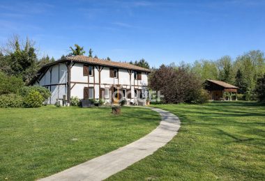 52971302  – Maison – 9 pièces à RION DES LANDES