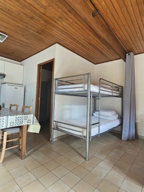 Studio avec vue sur la forêt