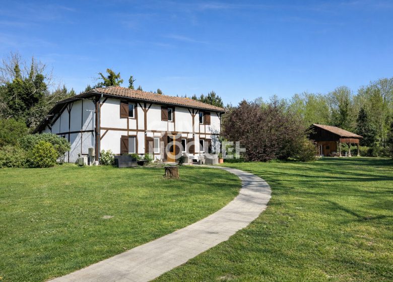 52971302  – Maison – 9 pièces à RION DES LANDES