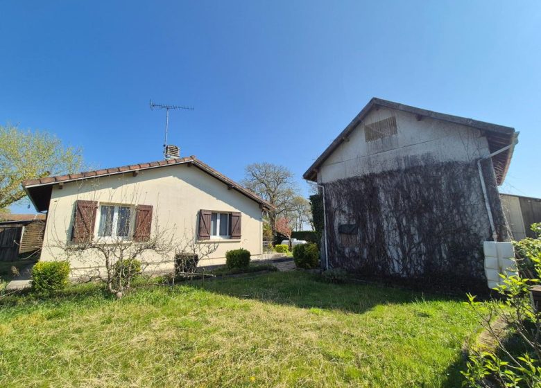 52973554  – Maison – 3 pièces à YGOS ST SATURNIN