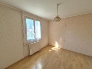 52973554  – Maison – 3 pièces à YGOS ST SATURNIN