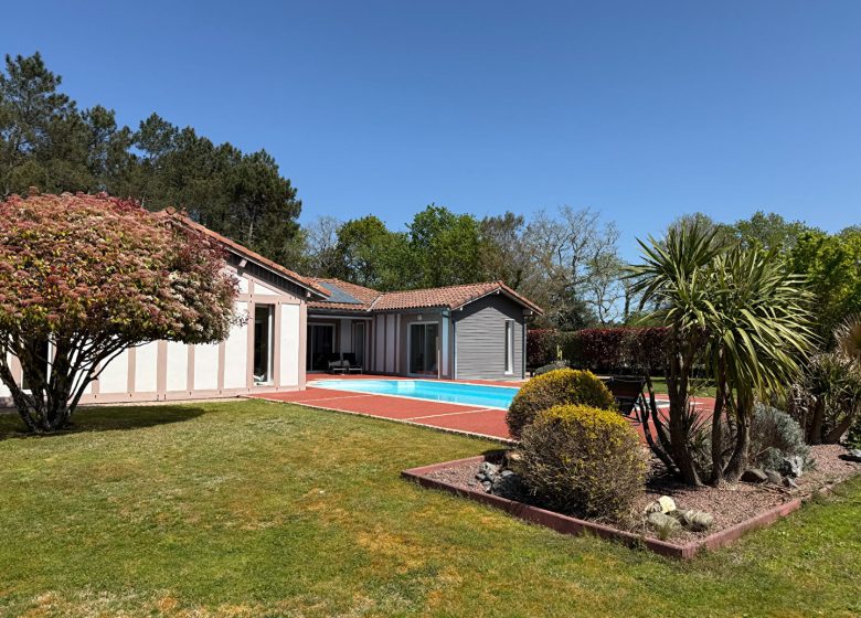 52971861  – Maison – 5 pièces à AZUR