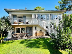 Villa Maluel avec piscine à deux pas de la plage