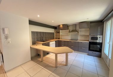 52715299  – Appartement – 5 pièces à MONT DE MARSAN