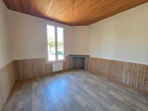 52012196  – Appartement – 8 pièces à VILLENEUVE DE MARSAN