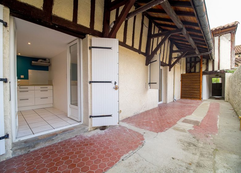 52696350  – Appartement – 3 pièces à AIRE SUR L ADOUR