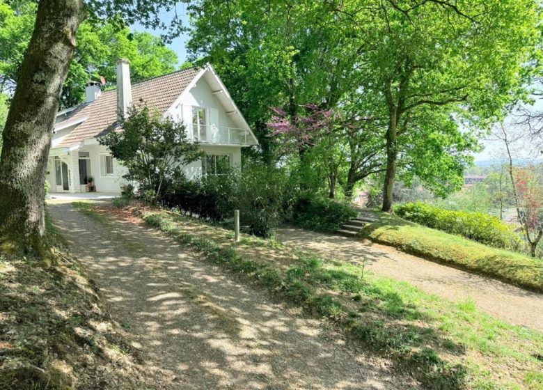 52980519  – Maison – 6 pièces à AIRE SUR L ADOUR