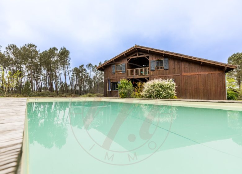 52986563  – Maison – 8 pièces à GAREIN