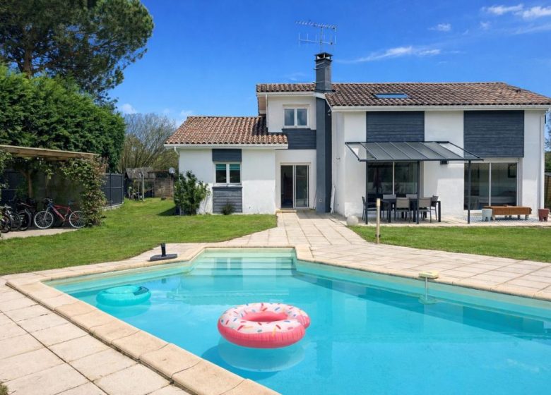 52987819  – Maison – 6 pièces à ANGRESSE