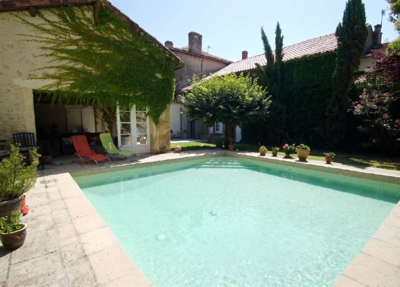 52993334  – Maison – 8 pièces à GEAUNE