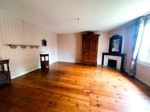 51249019  – Maison – 7 pièces à TALLER