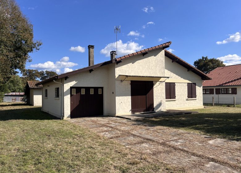 52709901  – Maison – 4 pièces à ARJUZANX