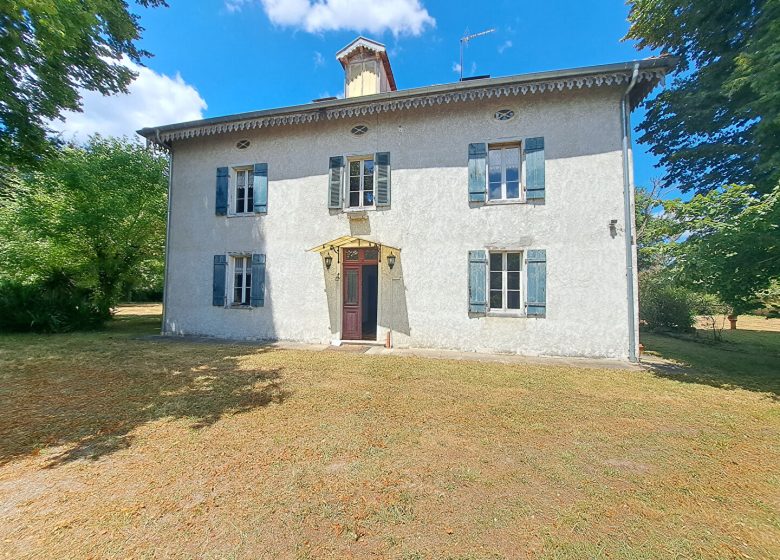 51249019  – Maison – 7 pièces à TALLER