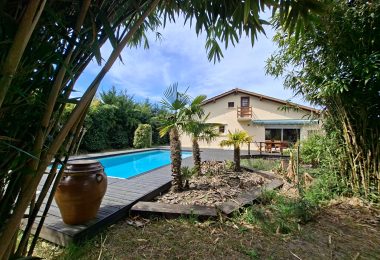 53002299  – Maison – 5 pièces à LEON