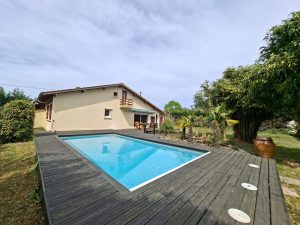 53002299  – Maison – 5 pièces à LEON