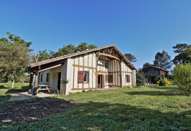 52509990  – Maison – 10 pièces à ARENGOSSE