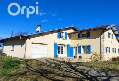 52434781  – Maison – 9 pièces à PEYREHORADE
