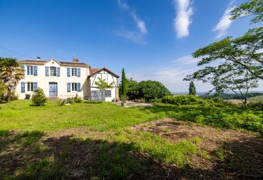 53031854  – Maison – 7 pièces à VIELLA