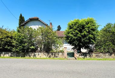 53033819  – Maison – 7 pièces à SAUBRIGUES