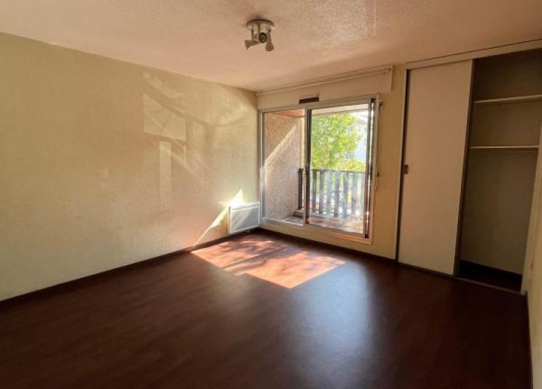 52637440  – Appartement – 1 pièces à MONT DE MARSAN