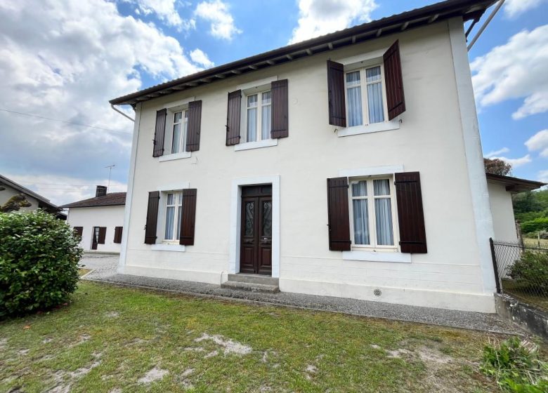 52585347  – Maison – 6 pièces à BEGAAR