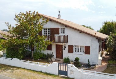 53107057  – Maison – 7 pièces à PARENTIS EN BORN