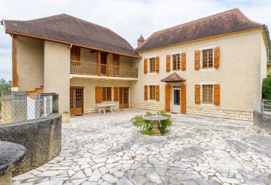 53110551  – Maison – 8 pièces à MALAUSSANNE