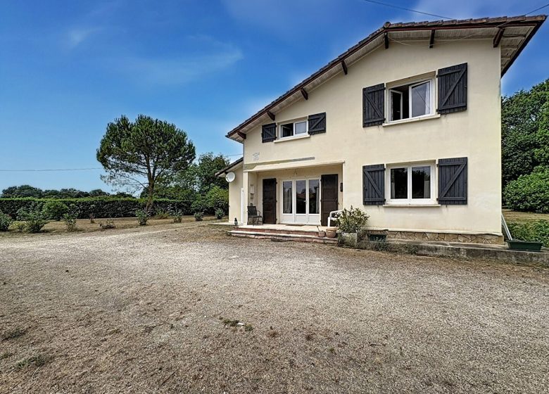 53109228  – Maison – 5 pièces à MONT DE MARSAN