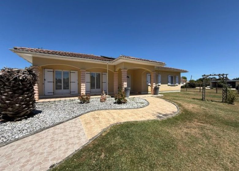 53096542  – Maison – 4 pièces à YGOS ST SATURNIN