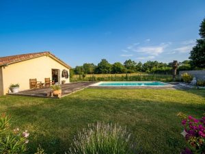 53096542  – Maison – 4 pièces à YGOS ST SATURNIN