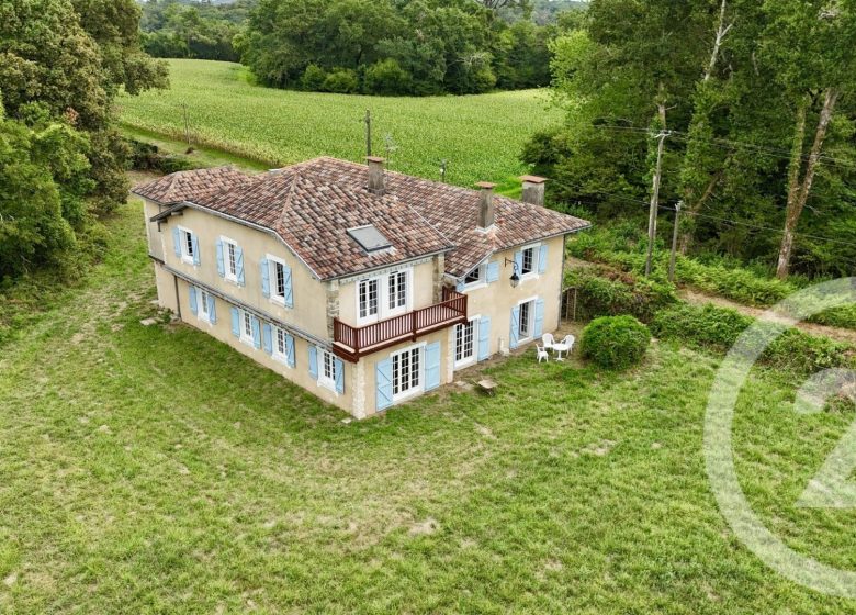 53152433  – Maison – 8 pièces à ST LAURENT DE GOSSE