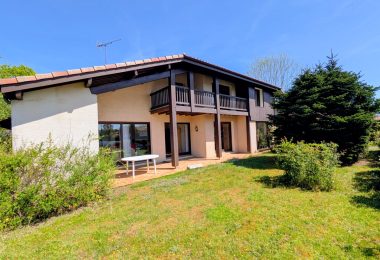 53154822  – Maison – 8 pièces à MONT DE MARSAN
