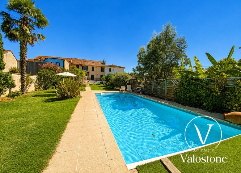 53155497  – Maison – 9 pièces à HAGETMAU