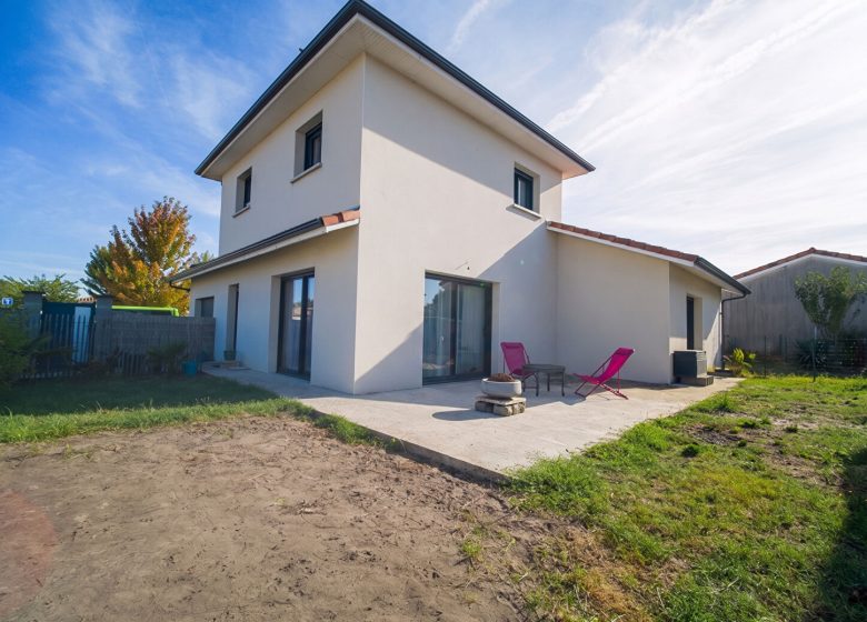 53157771  – Maison – 5 pièces à PARENTIS EN BORN