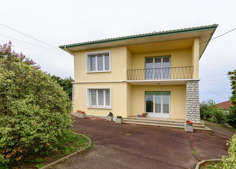 53159458  – Maison – 6 pièces à AMOU