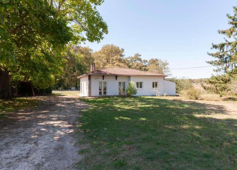 53160073  – Maison – 5 pièces à PUJO LE PLAN