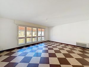 53159857  – Maison – 9 pièces à MONT DE MARSAN