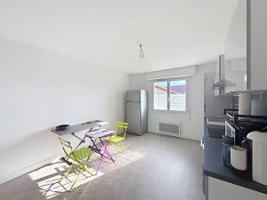 53159857  – Maison – 9 pièces à MONT DE MARSAN