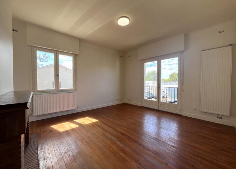 52989383  – Appartement – 4 pièces à MONT DE MARSAN