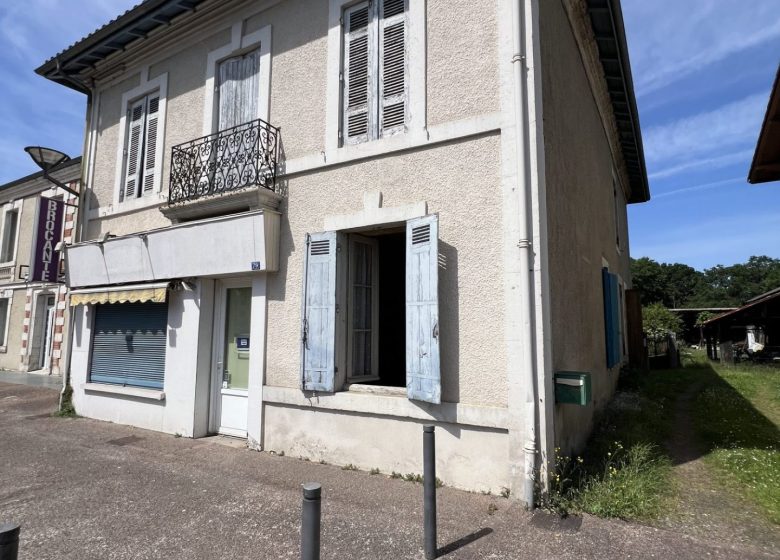 53165093  – Maison – 8 pièces à SABRES
