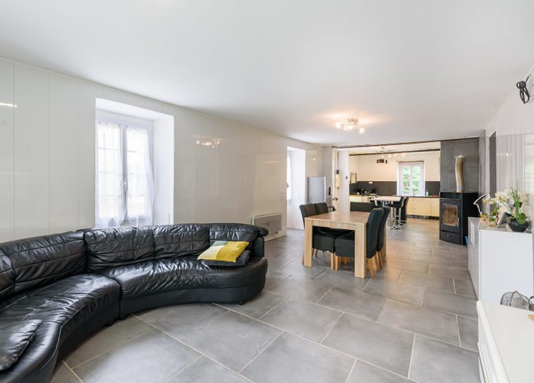 53166491  – Maison – 6 pièces à AMOU