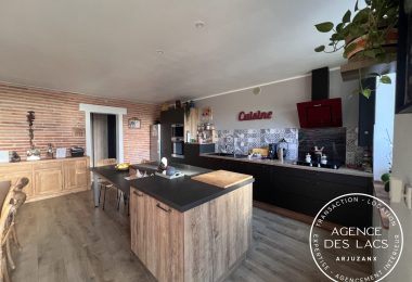 53165101  – Maison – 5 pièces à YGOS ST SATURNIN