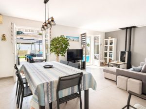 53168753  – Maison – 8 pièces à SAUBION