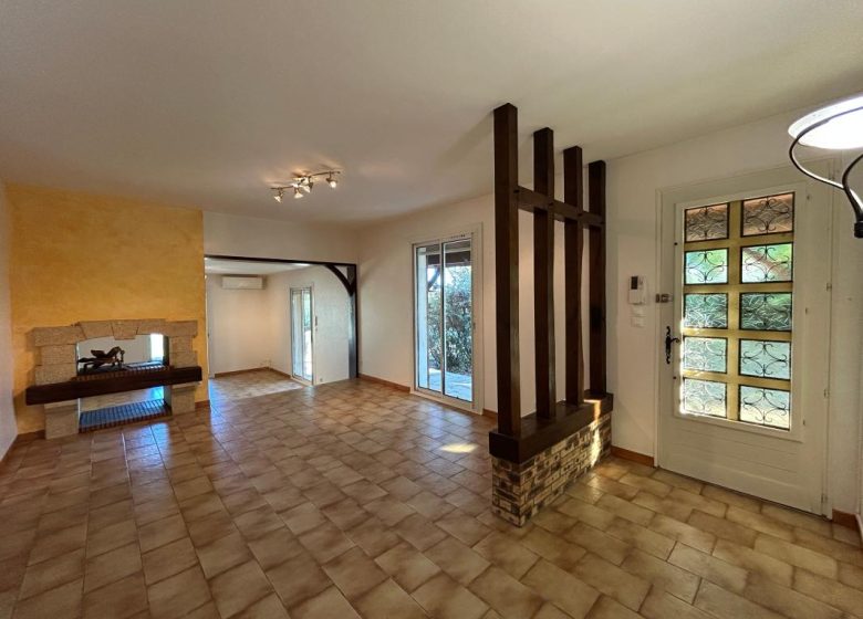 52343800  – Maison – 5 pièces à AIRE SUR L ADOUR