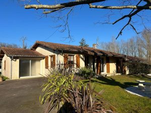 52343800  – Maison – 5 pièces à AIRE SUR L ADOUR
