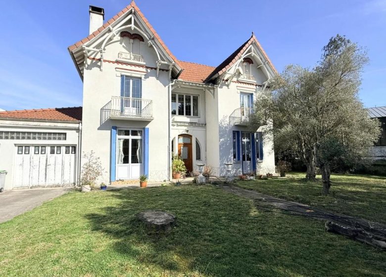 53025094  – Maison – 6 pièces à VIC EN BIGORRE