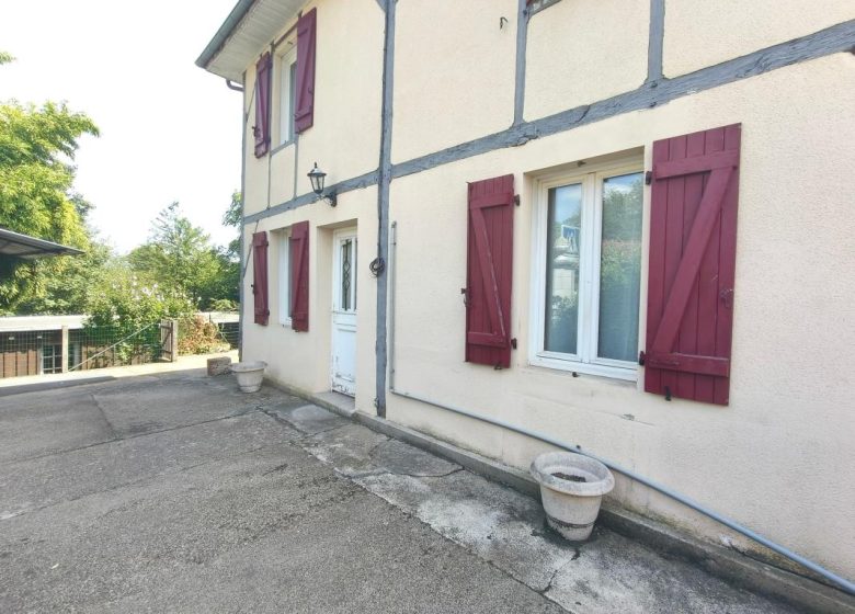 52524760  – Maison – 5 pièces à RION DES LANDES