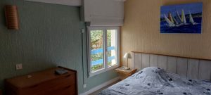 Maison à 200 m du lac et 3 km de l&rsquo;océan dans un cadre de verdure